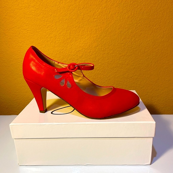 Shoes - J. ADAMS™ Retro Mary Jane Pumps with Kitten Heels in Pixie Red Size 9